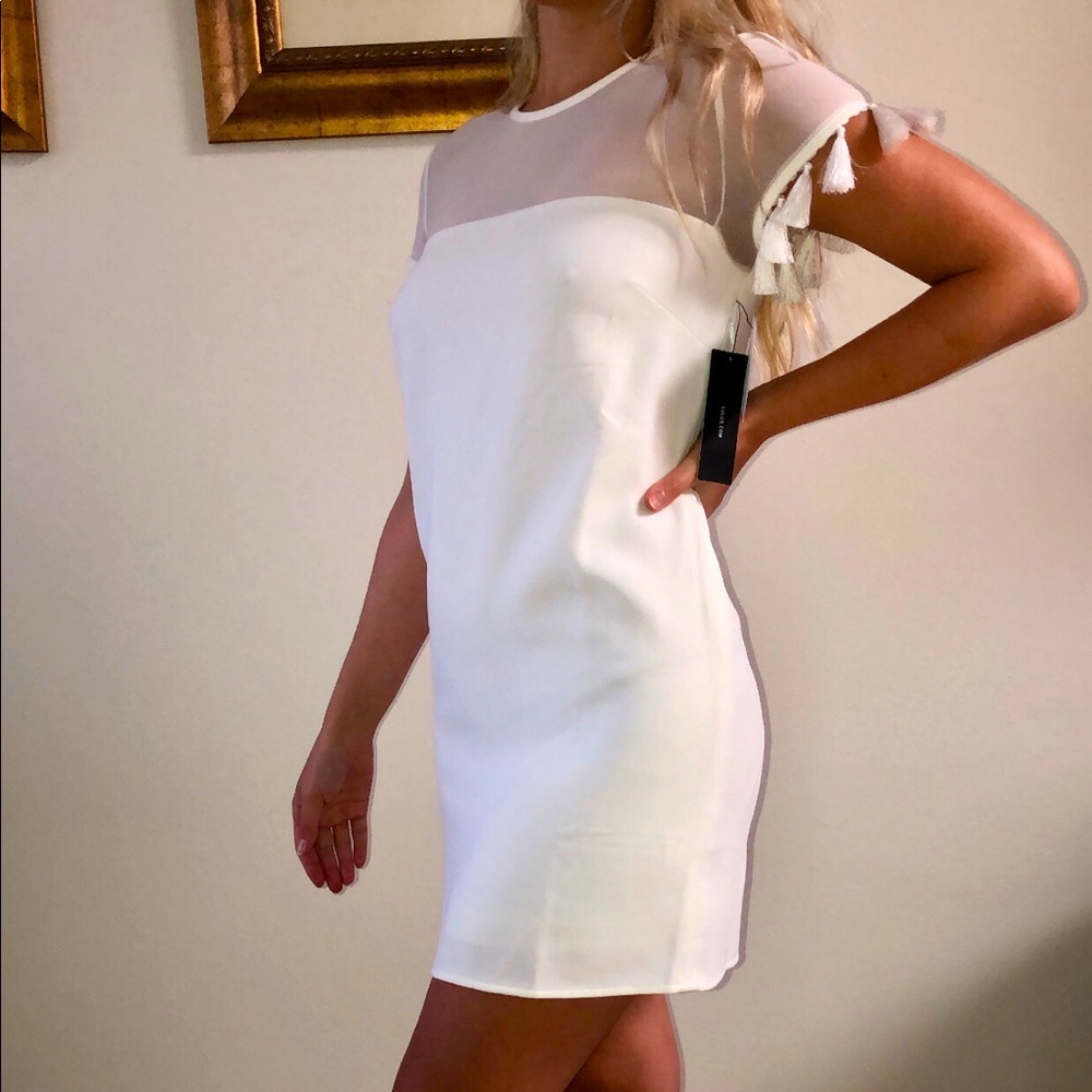 Lulus NWT white dress w fringe sleeves
